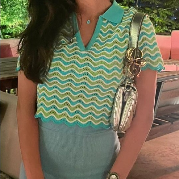 classy cropped top - Picture 4 of 5